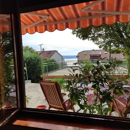 Apartament Pavat *