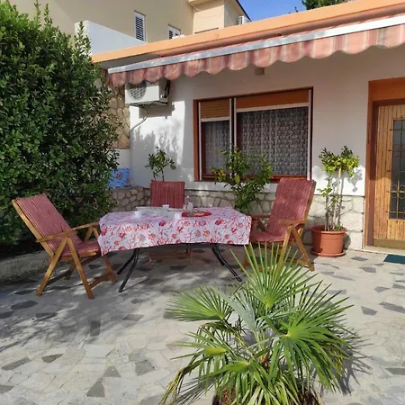 Pavat Apartment *