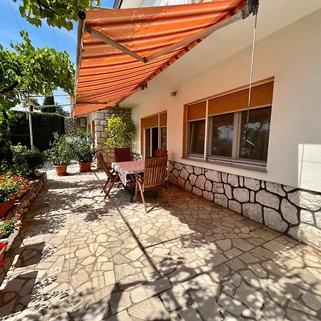 Apartment Pavat