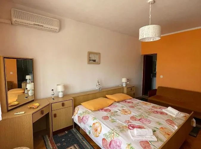 Pavat Apartman *